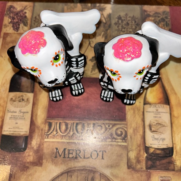 2 cute festive skeleton dogs decor comes in a pair - Picture 4 of 7